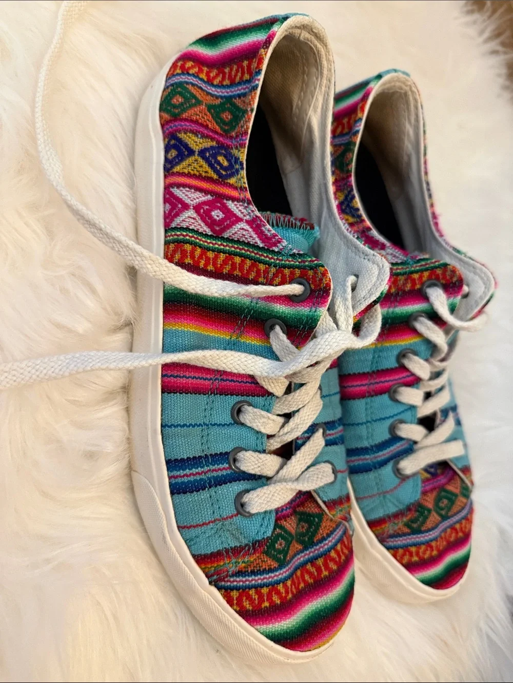 Inkkas turquoise multicolor aztec canvas sneakers❤️💙🩷🤍